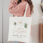 Bolsa Tote Desert Palm & Cactus Festa de solteira<br><div class="desc">Bem-vindos amigos ao seu fim de semana de desértica com estas bonitinhas de tote personalizadas. Design apresenta imagens de cacto de aquarela, palmeira e vidro de champanhe, com seu destino abaixo (mostrado com Scottsdale) em caracteres manuscritos de script. Dois campos de texto personalizados adicionais abaixo fornecem espaço para a sua...</div>