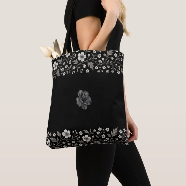 Bolsa Tote Design de Boundary Floral Hawthorn Preto (Close Up)