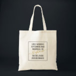 Bolsa Tote Design Mínimo de Viagem de Fim de Semana de Menina<br><div class="desc">Bag Personalizada de Tote do Fim de Semana das Raparigas Personalizadas com um mínimo de design de texto in a box com uma redação editável com data, destino ou localização, nome e citação divertida como "besties, buds e bebidas" para que você possa criar sua própria diversão e manutenção útil para...</div>