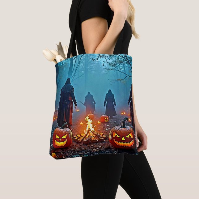 Bolsa Tote Design Ritual de Spooky Halloween (Close Up)
