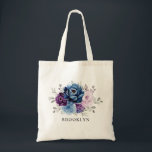 Bolsa Tote Dusty Blue Purple Marinho Lilac Bloom Bridesmaid p<br><div class="desc">Elegante azul púrpura lavanda lilás-púrpura ponte-tema floral,  bolsa-presente-dama com buquê elegante de azul poeirento,  Marinho,  púrpura,  cor lilás,  botões de flores rosa e folhas de eucalipto verde-sábio. Entre em contato comigo para obter ajuda sobre a personalização ou se você precisar de outro produto com este design.</div>