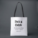 Bolsa Tote Ela é um nome de despedida de solteira data simple<br><div class="desc">design</div>