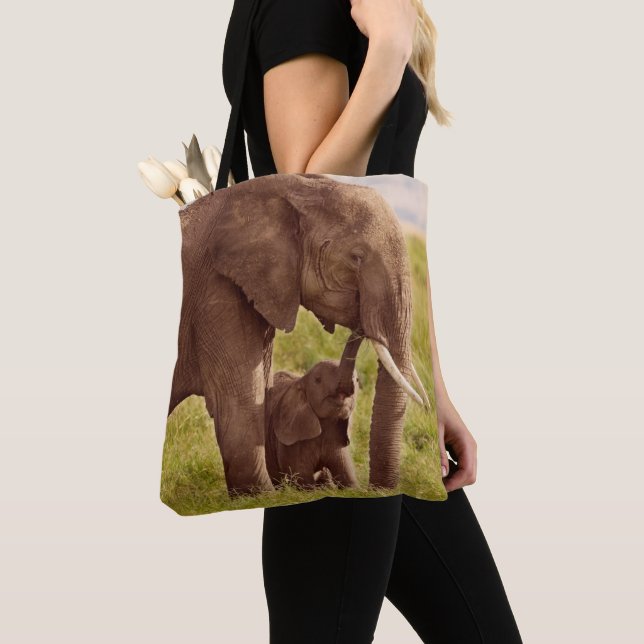 Bolsa Tote Elefante & bebê das imagens | de Getty (Close Up)