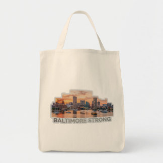 Bolsa Tote Elegância Metálica: O Porto Interno de Baltimore 