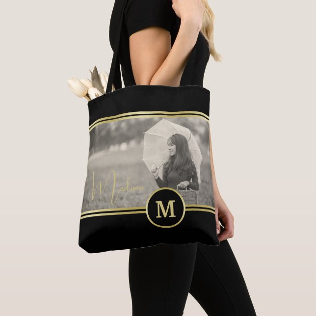 Bolsa Tote Elegant Gold Signature Monogram with Photo (Close Up)