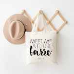 Bolsa Tote Encontre-me no Barre | Balé personalizado<br><div class="desc">Não consegues arranjar o suficiente desses malandros? Carregar o teu treino ou o teu essencial de dança neste bolsa fofo. Design apresenta "Meet Me at the Barre" em estilos de tipografia mistos pretos. Use o campo personalização opcional para adicionar um nome,  um monograma ou uma mensagem de sua escolha.</div>