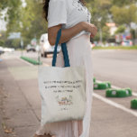 Bolsa Tote Engraçado Leitura de Verão | Monograma<br><div class="desc">Engraçado citar saco de livros de monograma. Quem acompanhou as leituras de verão? Quer seja um presente de Natal, um presente de aniversário ou até mesmo um belo presente para você mesmo, essas bolsas são práticas e na moda — um combo vencedor a cada vez. Porque cada saco pode ser...</div>