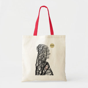 Bolsa Tote entre árvores