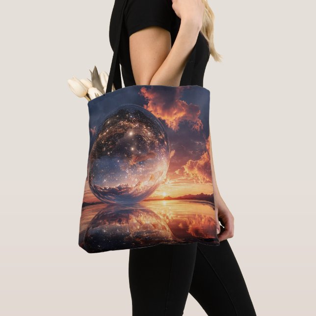 Bolsa Tote Esfera Reflexiva Surreal Contendo Estrelas (Close Up)