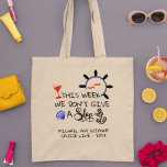 Bolsa Tote Esta semana não damos um cruzeiro naval<br><div class="desc">Este design pode ser personalizado na área fornecida pela alteração da foto e/ou do texto. Ou pode ser personalizado clicando em Personalizar este Modelo e, em seguida, escolhendo o clique para personalizar mais a opção e excluir ou alterar a cor do plano de fundo, adicionar texto, alterar a cor ou...</div>