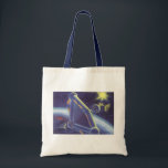 Bolsa Tote Estação Espacial Vintage Science Fiction Orbiting<br><div class="desc">Ilustração de safra futurista e imagem de ficção científica de planetas. Uma estação espacial orbitando ao redor de um planeta ou lua com um sol brilhante brilhando no céu no futuro. Um clássico design de quadrinhos retrô de ficção científica.</div>