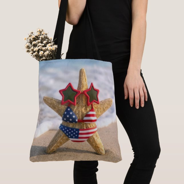 Bolsa Tote Estrela-do-mar vestindo biquíni com bandeira e ócu (Close Up)