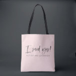 Bolsa Tote Eu disse sim o anúncio do noivado<br><div class="desc">Eu disse sim o design do anúncio do noivado. A maneira perfeita de anunciar logo sua notícia emocionante ou o presente perfeito para você para ser amigo casado. Parte de uma coleção.</div>