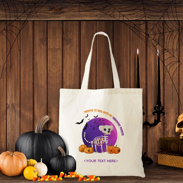 Bolsa Tote Fall Halloween Spooky Trick ou Treat Tote Bag (Trick or Treat OR show up to the Halloween party in style. Represent your favorite dog breed!!)