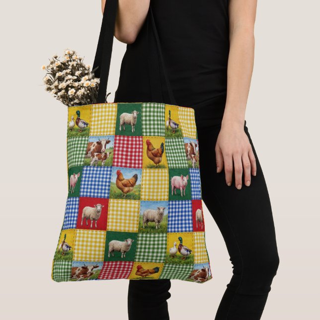 Bolsa Tote Farm Animals and Gingham Patchwork Quilt (Close Up)