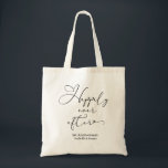 Bolsa Tote Feliz Aniversário de 1rua Personalizado<br><div class="desc">Um roteiro de caligrafia romântico e elegante nesta bolsa de aniversário de casamento de 1rua faz um presente especial para o casal feliz. Personalize com os nomes da noiva e do noivo e sua data de casamento ou ano de aniversário por uma cuidadosa consideração. Feliz para sempre e memórias felizes....</div>