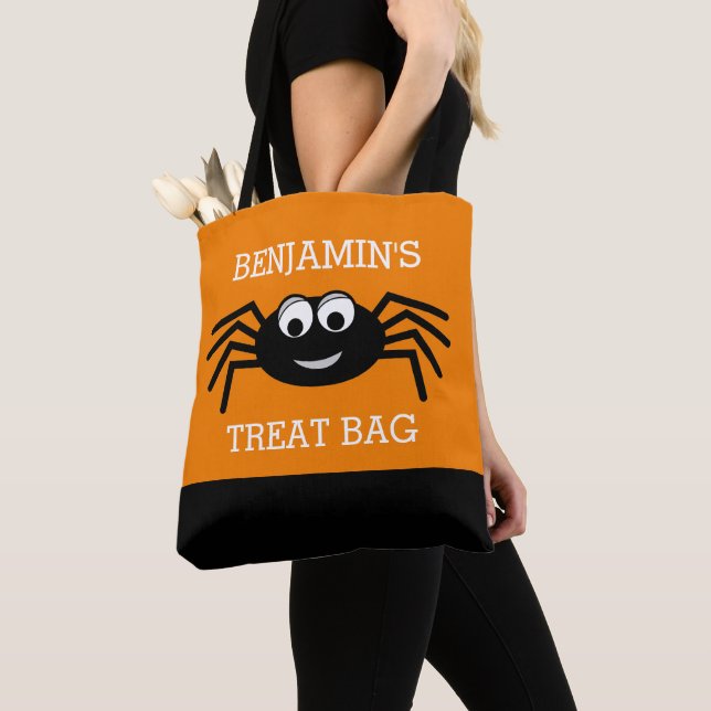 Bolsa Tote Feliz Halloween com o nome de "Cute Spider Trek" (Close Up)