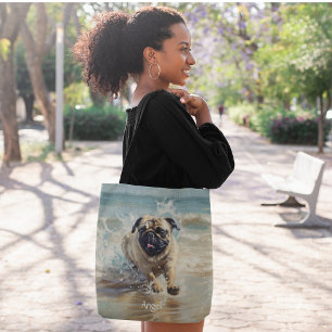 Bolsa Tote Feliz Pug na Praia personalizável