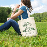 Bolsa Tote Festa de solteira de acampamento moderno<br><div class="desc">Sacos de tote de festa de solteira de acampamento modernos,  com desenho de um acampamento com montanhas,  árvores,  lenha,  barraca e modelo de texto fácil de personalizar.</div>