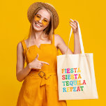 Bolsa Tote Fiesta Siesta Tequila Repeat<br><div class="desc">Apresentando nossa Fiesta Siesta Tequila Repeat Tote Bag, o acessório perfeito para seu próximo dia de festa ou praia! Esta na moda e esta mala de tote prática apresenta uma design divertida e moderna que captura a diversão e o espírito do México. Ofereça-o às suas damas de honra ou namoradas,...</div>