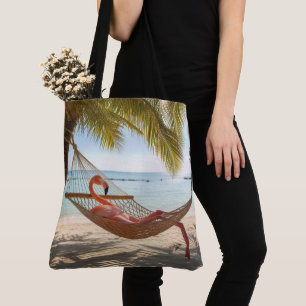 Bolsa Tote Flamingo Relaxando em uma Rede de Praia Tropical
