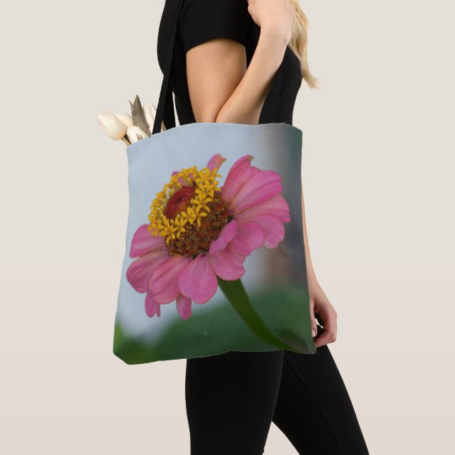 Bolsa Tote Flor de Zinnia Rosa (Close Up)