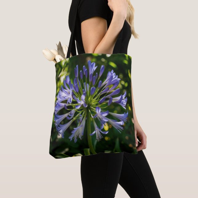Bolsa Tote Flores de Agapanthus Azuis (Close Up)