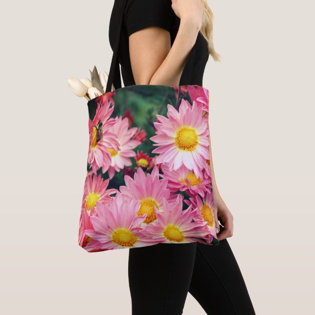 Bolsa Tote Flores de Margarida Rosa e Abelha   (Close Up)