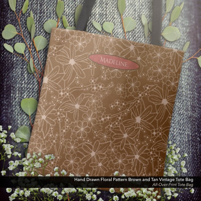 Bolsa Tote Flores-do-campo Padrões Desenhados de Mão Marrom R (Tote Bag: Hand Drawn Floral Pattern in Vintage Brown and Tan with the Owner's Name in Brick Red.)