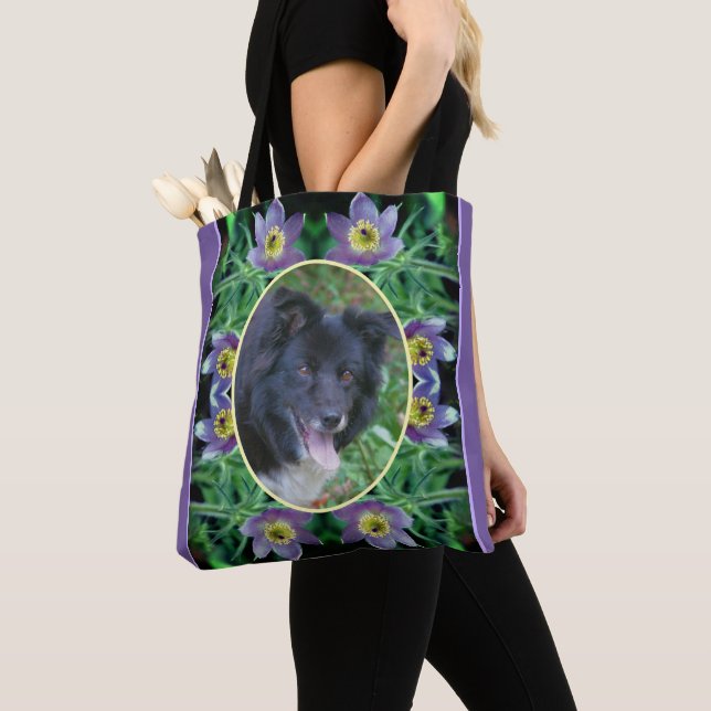Bolsa Tote Flores Púrpuras Criam sua própria foto (Close Up)