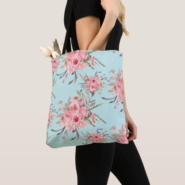 Bolsa Tote Flores Rosa Esmagadas no Azul Claro (Close Up)