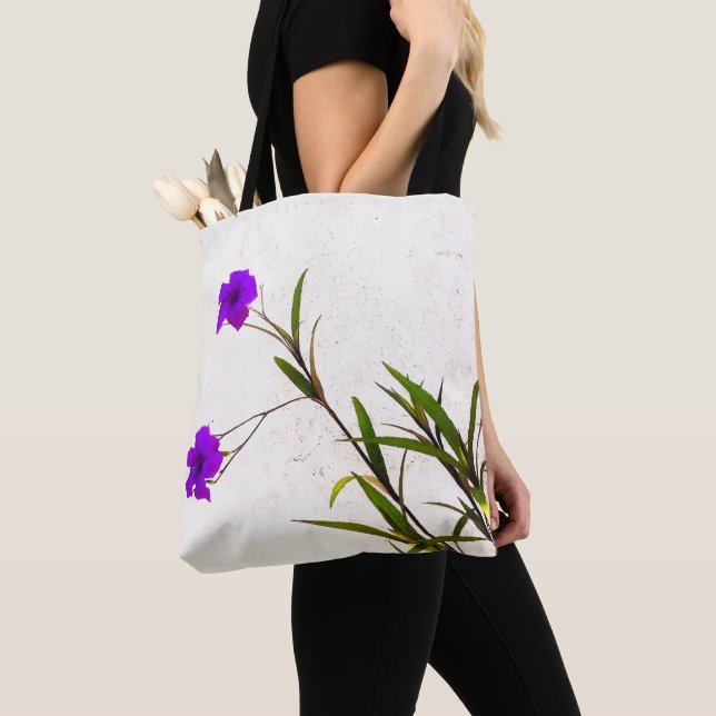 Bolsa Tote Flores roxas na brisa (Close Up)