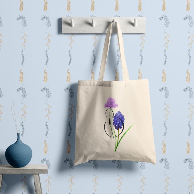 Bolsa Tote Flores silvestres roxas e lilás com a sua inicial. (Criador carregado)