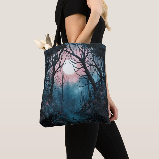 Bolsa Tote Floresta Assombrada Lua Cheia Azul e Rosa Hallowee (Close Up)