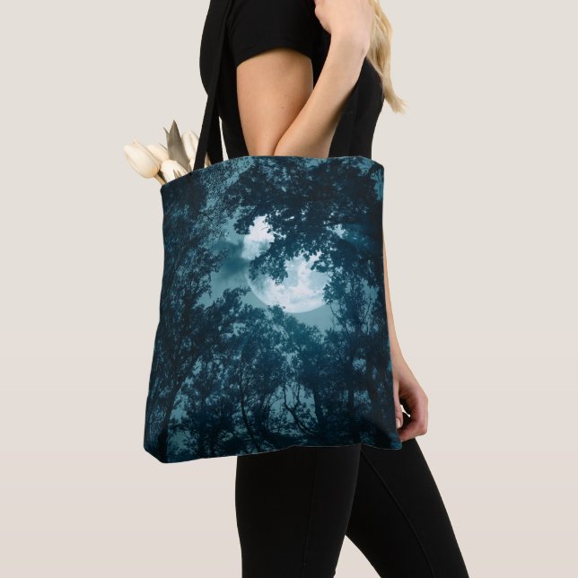 Bolsa Tote Floresta Noturna Encantadora com Lua Cheia (Close Up)