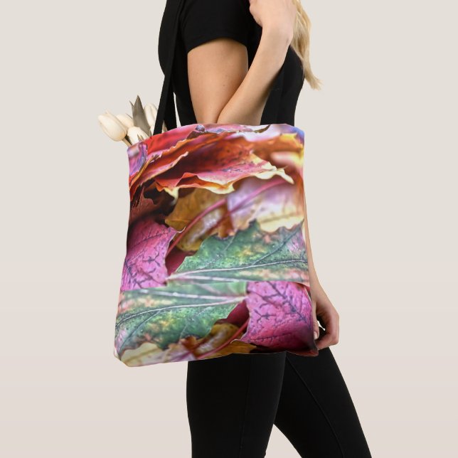 Bolsa Tote Folhas Caem Ombro (Close Up)