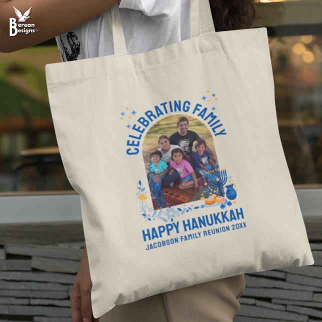 Bolsa Tote Foto personalizável de REUNIÃO DA FAMÍLIA HANUKKAH (Customizable CELEBRATING FAMILY Tote Bag for Hanukkah. Ideal favor bag for family reunions.)