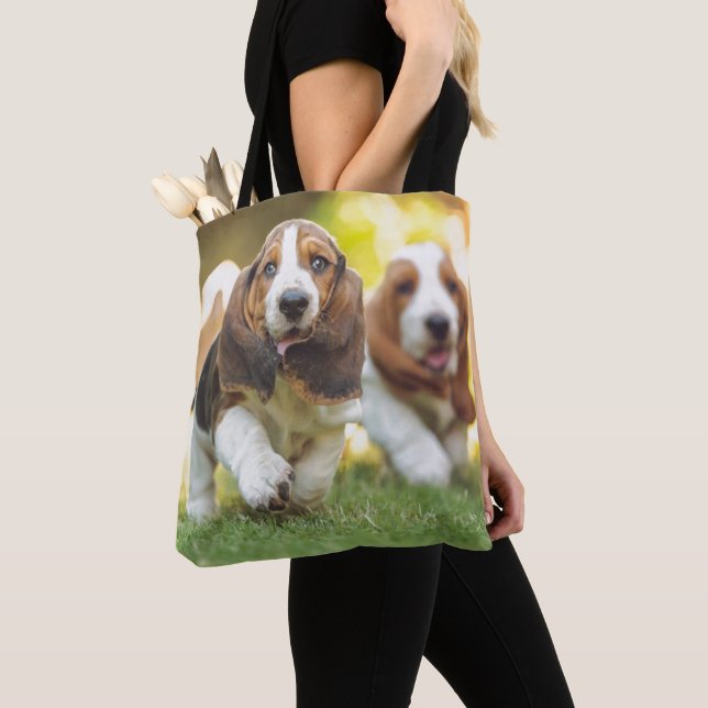 Bolsa Tote Funcionamento dos filhotes de cachorro de Basset (Close Up)