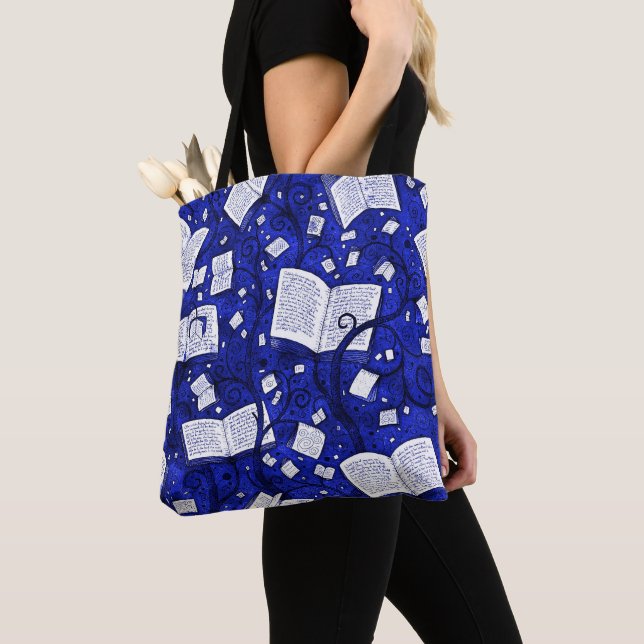 Bolsa Tote Fundo dos Livros Azuis (Close Up)
