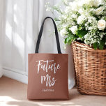 Bolsa Tote Futura Noiva Senhora Terracota Marrom Casamento<br><div class="desc">Noiva Botão com Texto Futura Senhora Terracota/Laranja Queimada/Marrom Branco.  Confira nossa coleção da loja abaixo para itens correspondentes.</div>