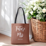 Bolsa Tote Futura Noiva Terracota Casamento Marrom Branco<br><div class="desc">Saco de Mão Noiva com Texto Futura Sra. Terracota/Laranja Queimado/Branco Marrom.  Confira nossa coleção de loja abaixo para itens correspondentes.</div>