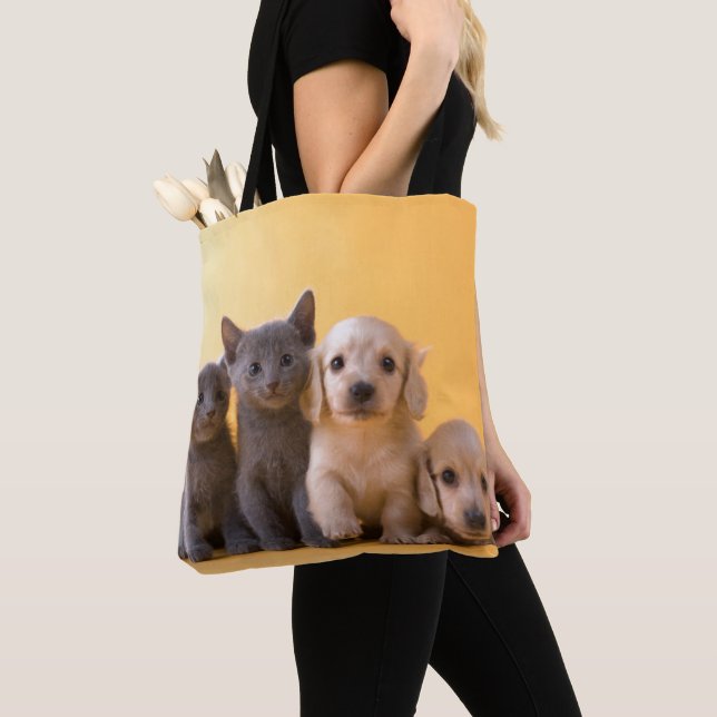 Bolsa Tote Gatinhos do russo e filhotes de cachorro azuis do (Close Up)