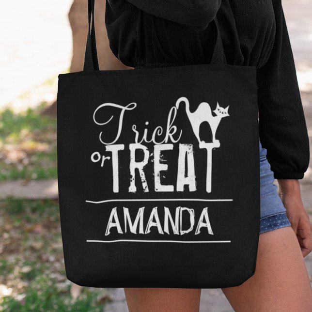 Bolsa Tote Gato De Halloween Ou Tratar Gato Preto E Louco (Halloween Black Cat Black and White Trick or Treat Tote Bag.)