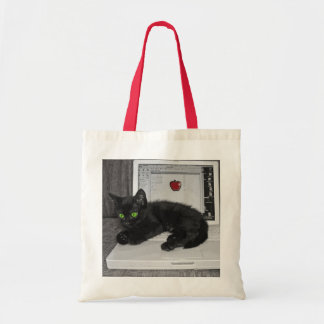 Bolsa Tote Gato preto do Prunella que lounging no laptop