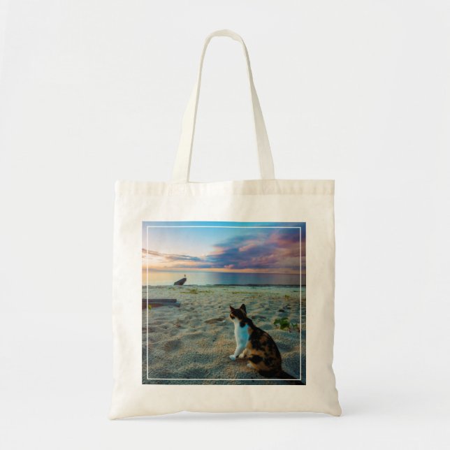 Bolsa Tote Gato que senta-se em uma praia (Frente)