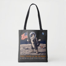 Gato Smoking na Lua Astronauta Camiseta Divertida