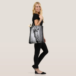 Bolsa Tote Girafa em uma paisagem urbana