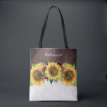 Bolsa Tote Girassóis Lace Madeira Borgonha<br><div class="desc">Este saco de tote de girassol,  bonito,  apresenta girassol de cor d'água e rosas de burgundy,  flores e folhagem com madeira falsa e design de rendas. Personalize-o com um nome ou iniciais.</div>