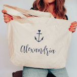 Bolsa Tote Grande Âncora de Coração Personalizada Nome Despedida de<br><div class="desc">Dê as boas-vindas às damas de honra e amigas para a sua despedida de solteira náutica ou de iate com essas adoráveis bolsas personalizadas. O design apresenta uma ilustração de um navio azul-marinho encimada por um pequeno coração, com uma linha de texto em script cursivo personalizado abaixo. Personalize com o...</div>