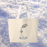 Bolsa Tote Grande azul-aquarela da viagem de esqui<br><div class="desc">Prepare-se para sua próxima fuga de inverno com esta incrível viagem de esqui grande saco de tote, apresentando um belo design de aquarela em tons azuis. Perfeito para carregando de toda a sua engrenagem até as encostas ou para um confortável fim de semana, esta bolsa espaçosa e durável combina praticidade...</div>